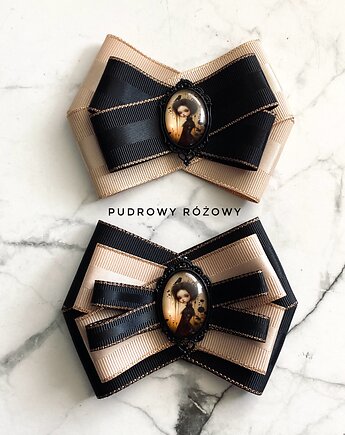 Brosza z niesamowitą grafiką   zamkniętą pod kaboszonem NEW, Pudrowy Różowy