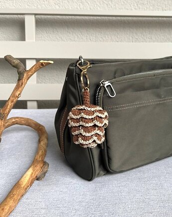 Szydełkowy brelok zawieszka Szyszka sosnowa, Not only cute crafts