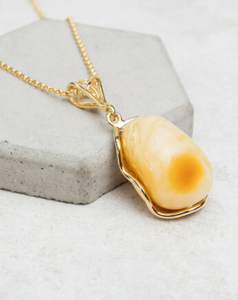 Elegancki wisiorek z naturalnego bursztynu bałtyckiego w kolorze masełkowym, Amber Charm