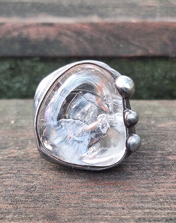 Kryształ górski - pierścionek, po drugiej stronie lustra