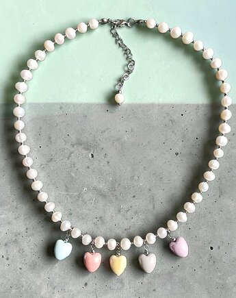 Perły naturalne i pastelowe ceramiczne serduszka : naszyjnik II, kaktusia