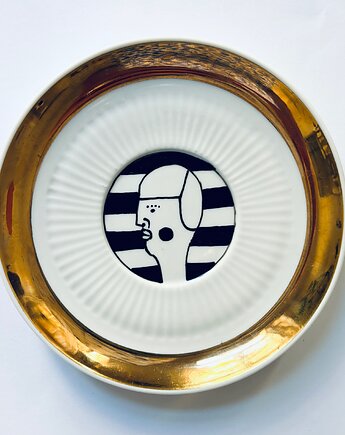 Pływaczka złotko, arent plates