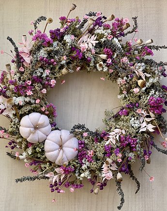 Jesienny wianek naturalny z lawendą i z materiałowymi dyniami, Rosa