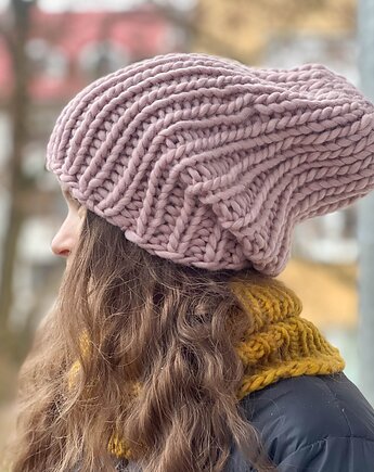 Zimowa czapka z wełny peruwiańskiej i alpaki Lumi stonowany róż, Made by Jaga