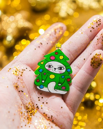 Przypinka kot-choinka, Pintura