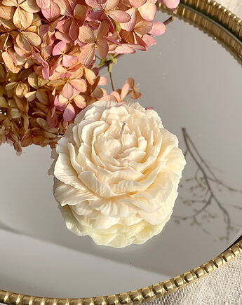 Świeca sojowa ekologiczna dekoracyjna piwonia "Peony Queen" 80x35mm, Coccola JEWELLERY