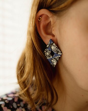 Minimalistyczne sztyfty w geometrycznym kształcie, Dwie Gliny