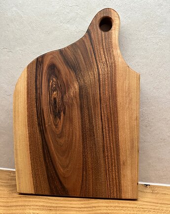 Drewniana deska z orzecha włoskiego, Drewnomaniak Oskar Piotrowski