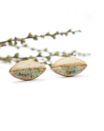 Kawowe  - ceramiczne  kolczyki sztyfty, Dorca