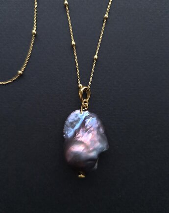 Naszyjnik z wisiorem z granatowej perły barokowej, Dziewczyna i Perły