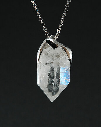 Naszyjnik z kryształem górskim, Monopolka