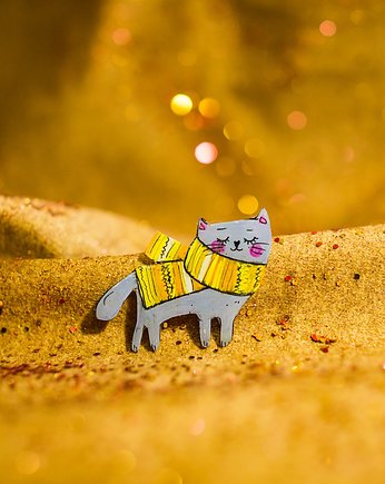 Przypinka kotek w szaliku, Pintura