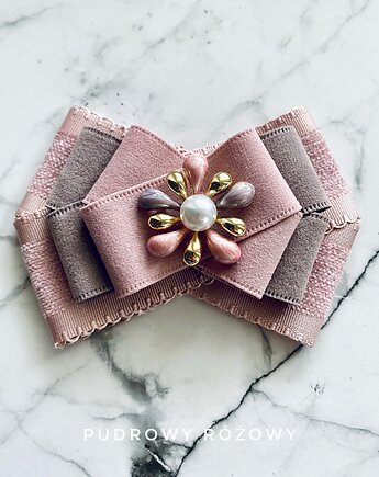 Kolekcja  Exclusive  Brosza z kwiatem i perłą  NEW, Pudrowy Różowy