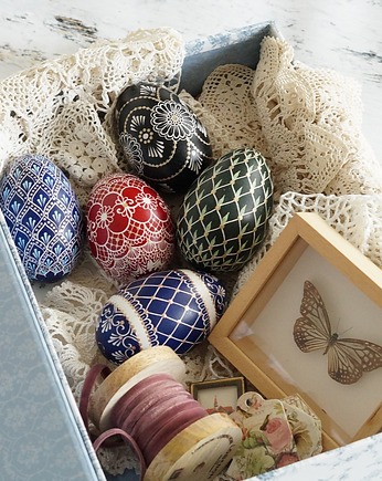 Pisanka malowana metodą batikową, MonDu