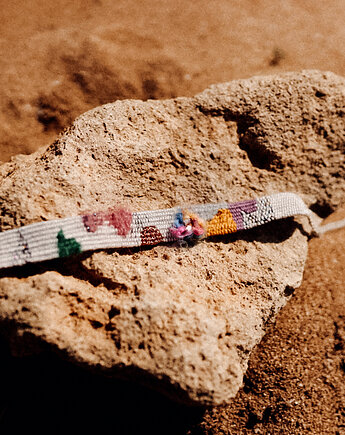 Ręcznie tkana bransoletka z kwiatuszkiem, Słońcem Tkane