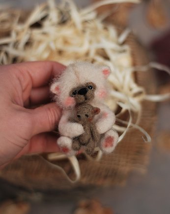 Troskliwy Miś - Broszka, BoboLobo Handicraft
