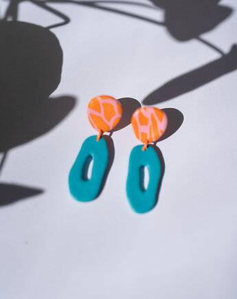 Wiszące kolczyki w organicznym kształcie, Dwie Gliny