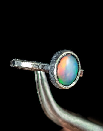 Pierścionek Little rainbow- opal, Pracownia Neores