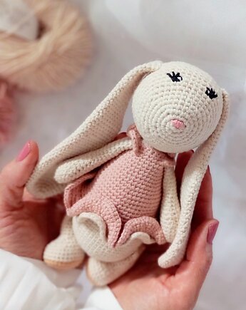 Amigurumi szydełkowy KRÓLICZEK z ubrankiem, Atelier Liliputki