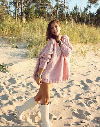 Sweter handmade oversize  z wełną  pudrowy róż, Mademoiselle Patrini