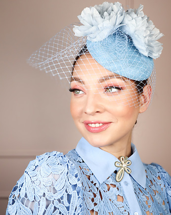 MIREA toczek błekit z woalką i kwiatami, Expose Akcesoria