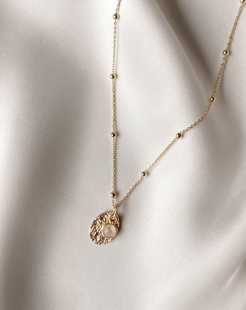 Pozłacany naszyjnik BLOOM z gniecioną blaszką i kamieniem księżycowym, Martellie Jewellery