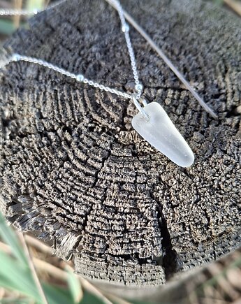 Subtelny naszyjnik z prawdziwym szkłem bałtyckim, Atelier Cykada