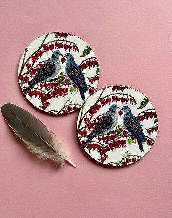 Podkładki pod kubek- Turkawki w serduszce- Ilustracja, BOSKE