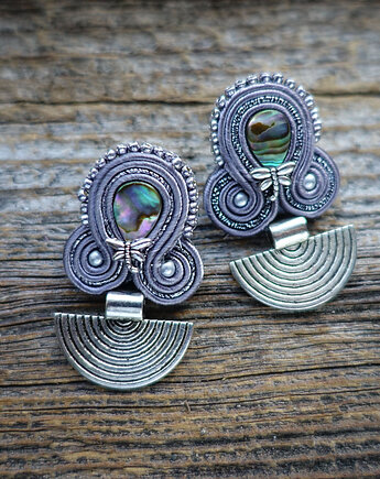 Małe szare kolczyki soutache z ważką, Mró Soutache