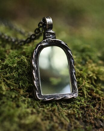 Lustrzany portal 2, MARIAELA