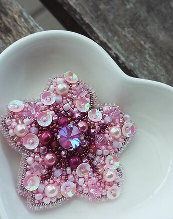 Broszka kwiat różowy, Słodka Panienka