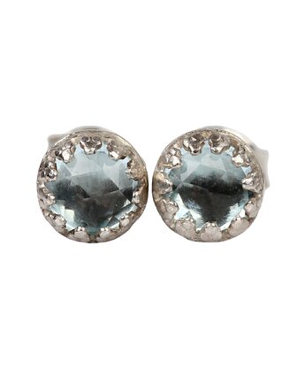 Kolczyki srebrne sztyfty Petite z topazem Sky Blue, Blooming Stones