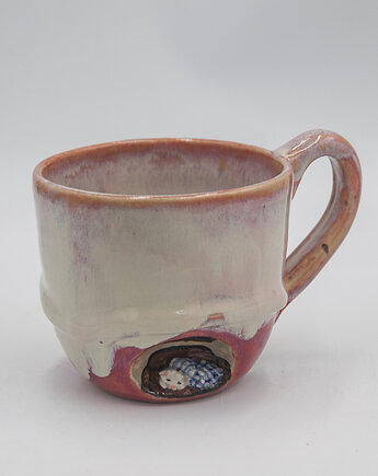 Kubek z kotkiem pod kocykiem, błotko. pracownia ceramiki