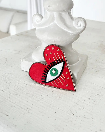 Broszka PATRZ SERCEM 9 ręcznie haftowana przypinka, HAART