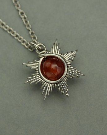 Mały wisiorek słoneczko czerwony karneol wire wrapping słońce, Agata Rozanska