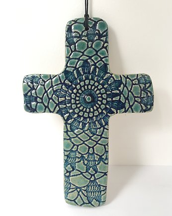 Koronkowy krzyż ceramiczny, Ceramika Ana