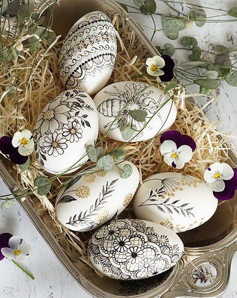 Pisanka tradycyjna w bieli, MonDu