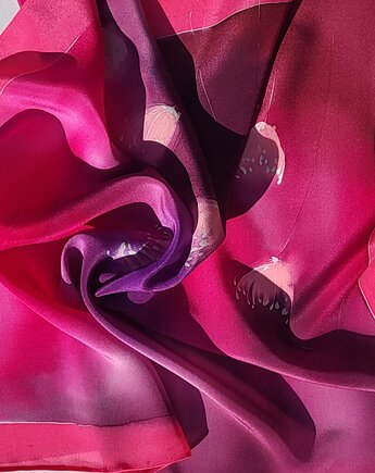 Gawroszka malowana na jedwabiu, jedwabie agaty