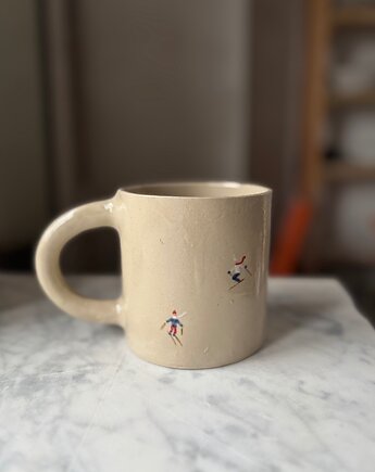 Duży Ceramiczny Kubek Handmade 450 ml z Narciarzami, Maison Fragile