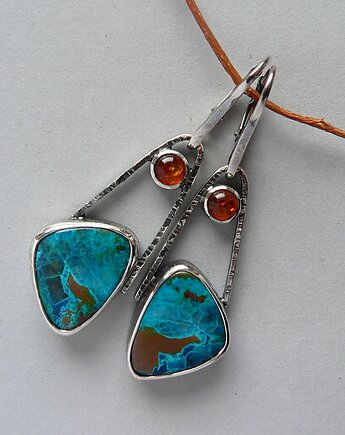 Kolczyki srebrne -szatukit i bursztyn koniakowy-, Emilia Woźniak