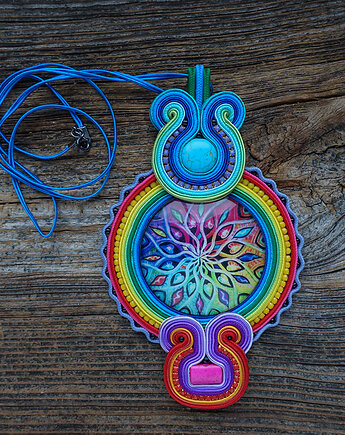 Duży i kolorowy wisior soutache z mandalą, Mró Soutache