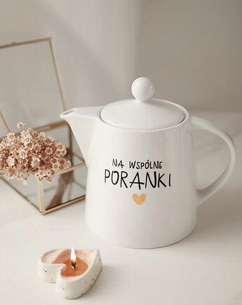 Biały dzbanek porcelanowy 1 litra - motyw złotego serca z napisem Na wspólne, Nadzwyczajnie