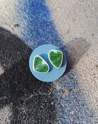 Kolczyki ceramiczne w zielone listki, biżuteria z talerzy