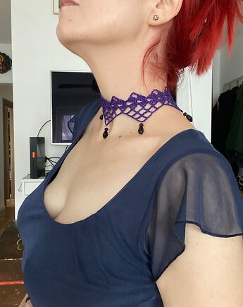 Choker koronkowy fioletowy, Księżycowa ćma