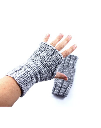 Szare mitenki unisex zrobione na drutach, RękaProduction