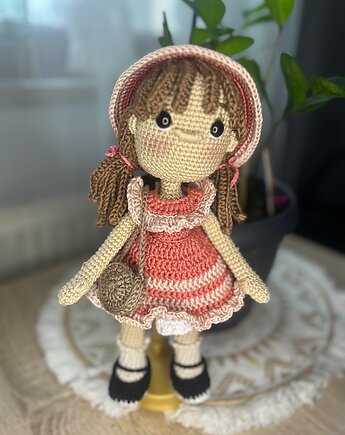 Lalka 28cm Amigurumi wykonana na szydełku, Plecionki i spółka