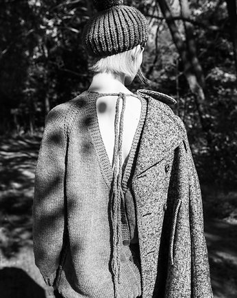 Half Backless Knotted Sweater, OSOBY - Prezent dla babci