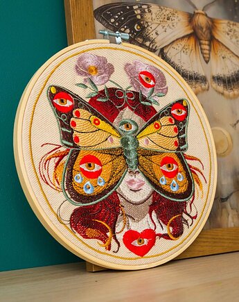 Madame Butterfly ecru, haft w tamborku 20 cm, Plasun