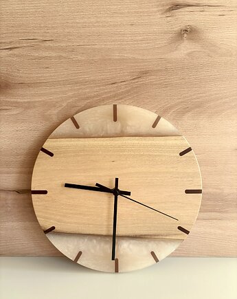 Zegar ścienny 30 cm z orzecha włoskiego i żywicy epoksydowej, terwoodcraft