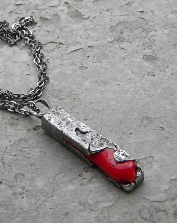 Kloc z  koralem -  korzeń incorporato  - naszyjnik, Beata Trotter